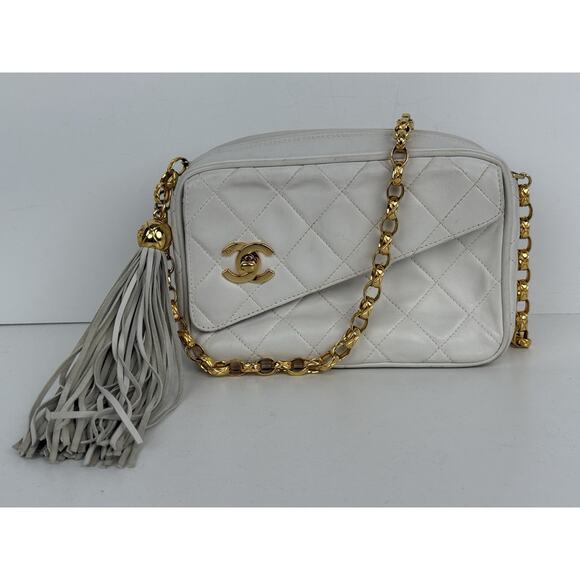 Chanel White Lambskin Quilted Tassel Camera Case with Gold Hardware - Picture 2 of 16